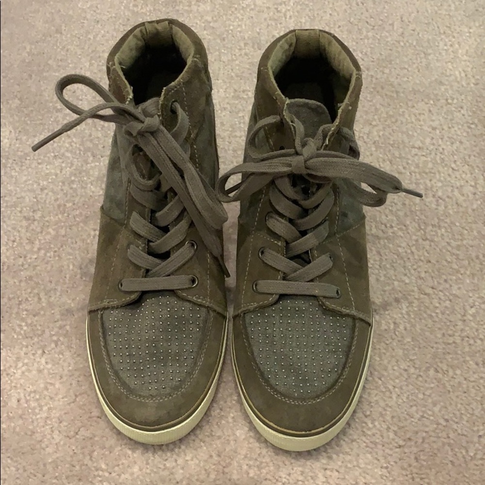 American Eagle khaki sneaker with a hidden wedge